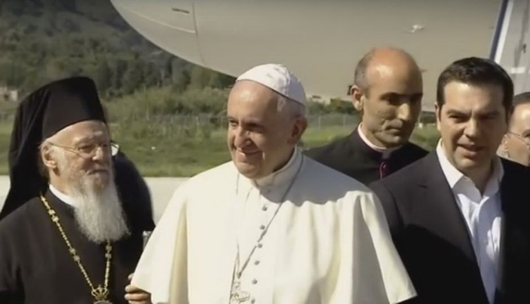 Papa Francisc a vizitat o tabără de imigranţi de pe insula grecească Lesbos