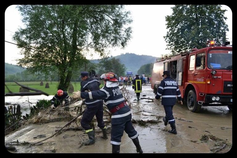 Pompierii din Timiș sar în ajutorul celor din județul Arad