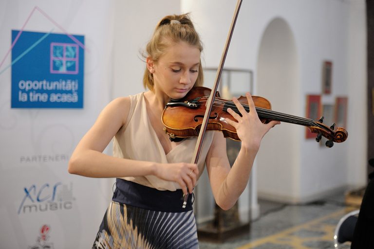 Cei mai buni tineri violonişti se întrec la Timişoara în weekend