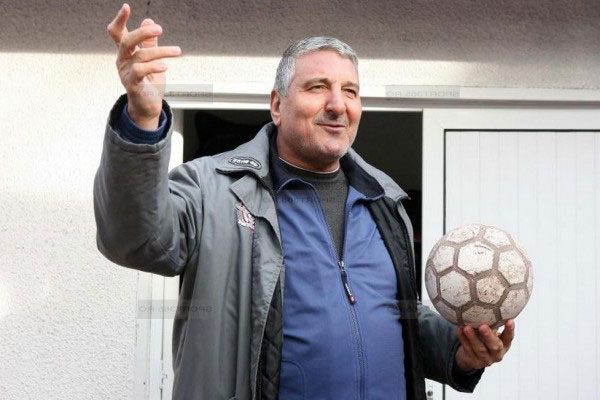 Una dintre legendele fotbalului românesc, Rică Răducanu, împlineşte 70 de ani – VIDEO