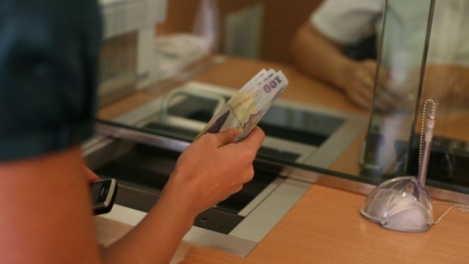 Veste dură pentru românii cu credite! Ce li se întâmplă deja
