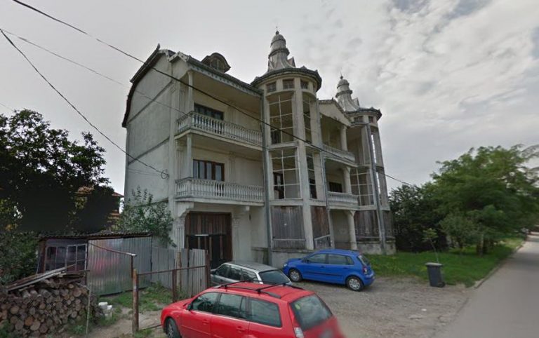Mai dispar câteva turnulețe din Timișoara