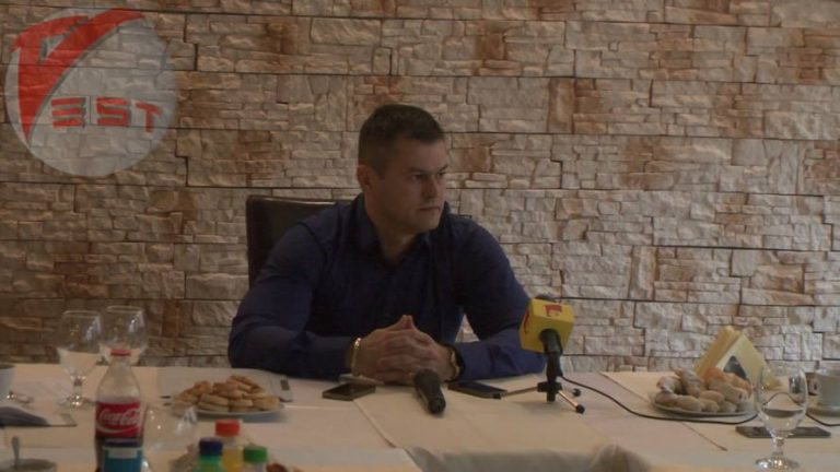 Candidat la Primăria Reșița reținut pentru că ar fi sărit cu cuțitul la un inspector ANAF