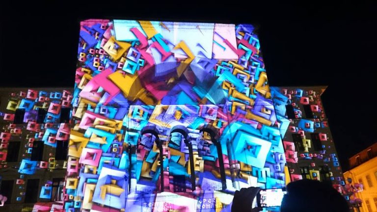 Show unic de proiecții video pe fațada Operei Române. FOTO