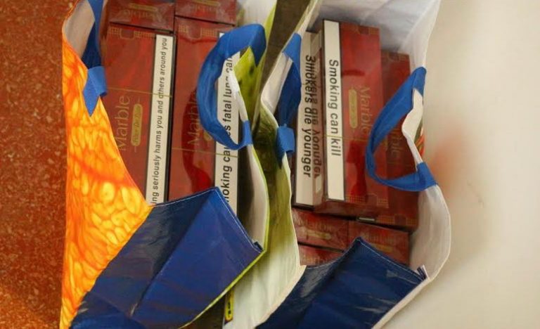 Lupta cu traficanţii de ţigări, un nou episod, în Piaţa Iosefin