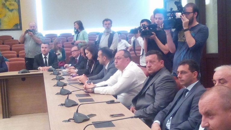 Cel puțin 100.000 de euro în joc, manevre politicianiste oculte, în detrimentul cărășenilor