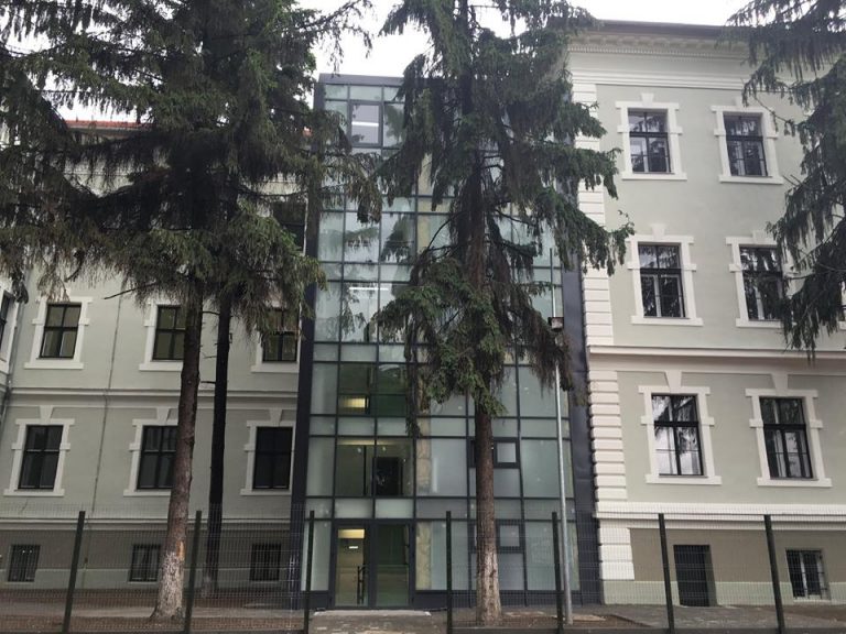 Școli de renume din Timiș, fără autorizație. Lenau, Calderon sau Loga sunt unele dintre ele