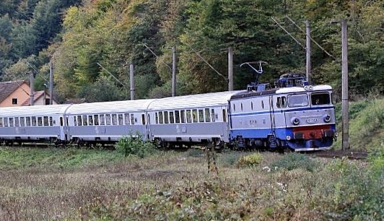 Trenurile Groazei. Trenul IR 1822 de la Arad la Mangalia a avut întârziere… 500 de minute!