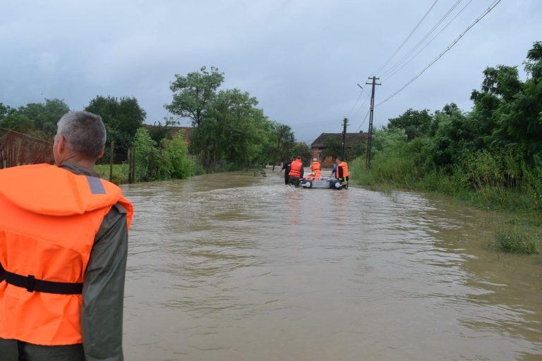 Caraș-Severin va primi 0,793 milioane lei pentru localitățile afectate de inundații. Spre Timiș, nici un leu!…