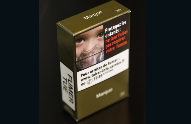 Pantone 448C, cea mai urâtă culoare din lume, numai bună pentru pachetele de ţigări