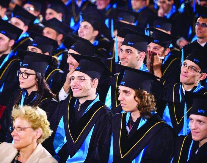 Festivitate absolvire