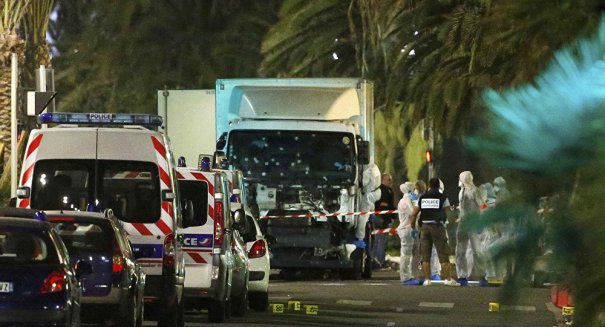 Atentat în Nisa: Alte trei persoane au fost reţinute sâmbătă dimineaţa în cadrul investigaţiei asupra atacului