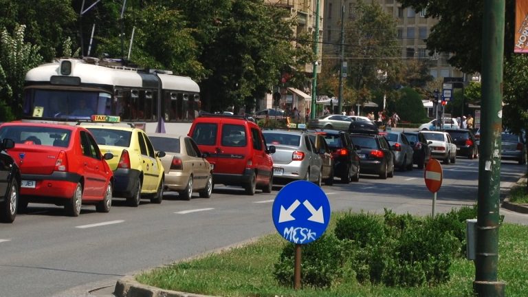 Timișoara ,,se sufocă”! Recensământ: la fiecare 2,6 locuitori ai orașului există o maşină