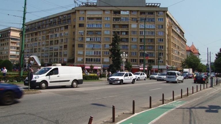 Aplicația care pune șoferii în legătură directă!