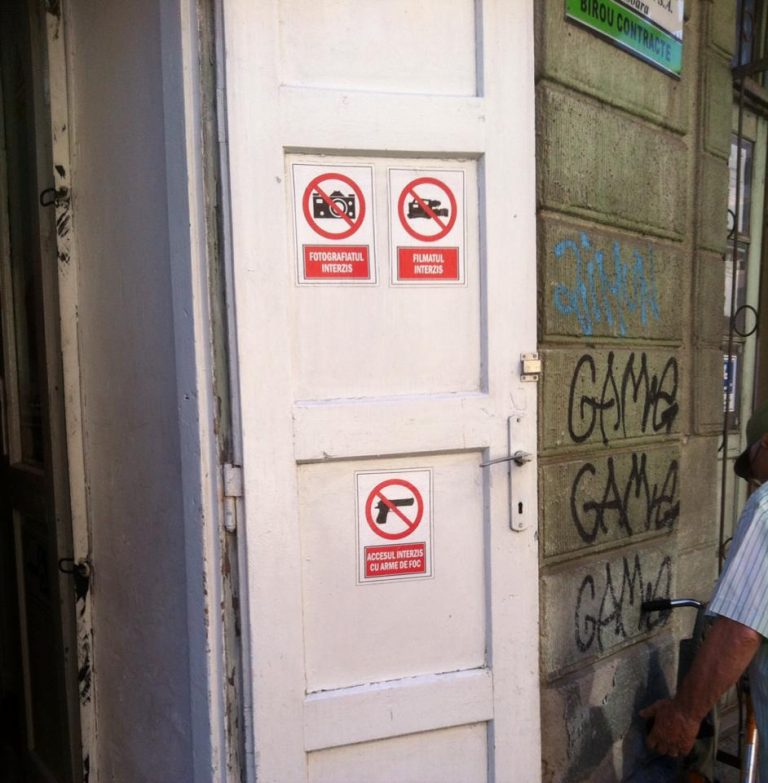 Nu trageţi în angajaţii RETIM!