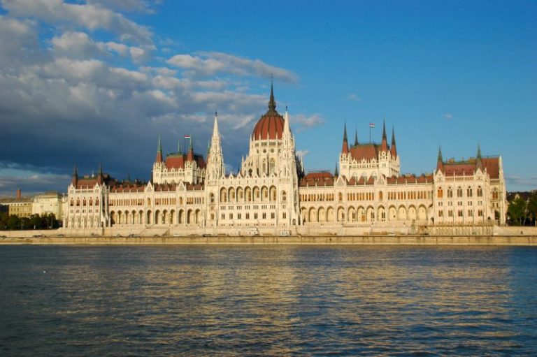 În august dăm drumul la distracție… la jumătate de preț!