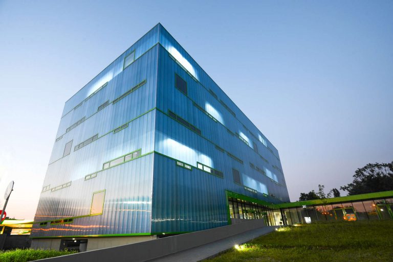 Studenții designeri cu idei vor să atragă atenția mediului de afaceri