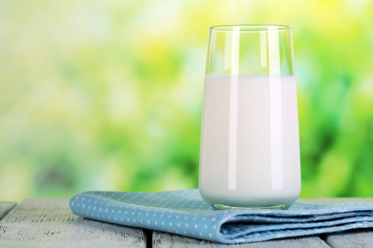 3 lucruri pe care le poți repara surprinzător… cu lapte!
