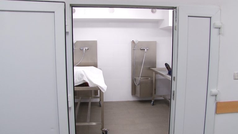 Revoltător! De ce nu a putut un bănățean să-și ia soția decedată de la morga spitalului!