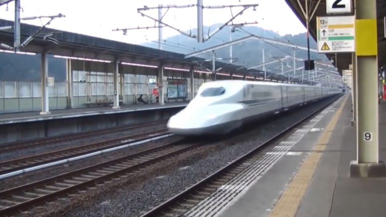 Japonezii au creat trenul IUTE ca un glonț -VIDEO