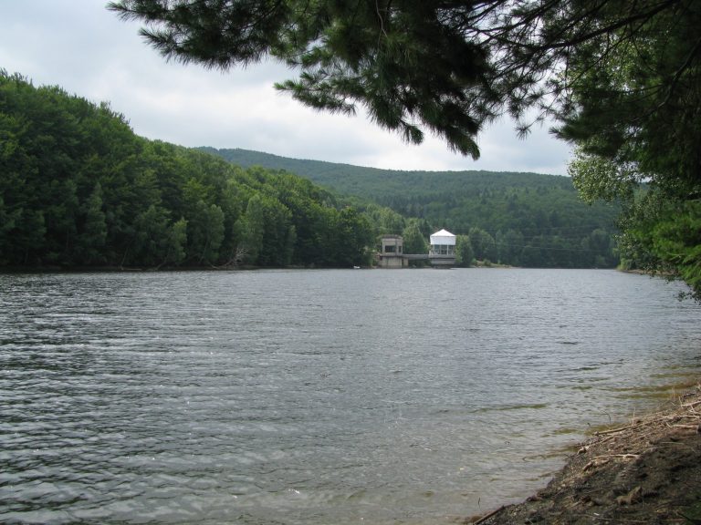 Una dintre ”perlele” Banatului de Munte, O RUȘINE!