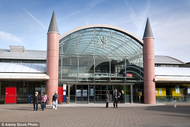 ALERTĂ cu BOMBĂ la Disneyland-Paris. Parcul a fost EVACUAT