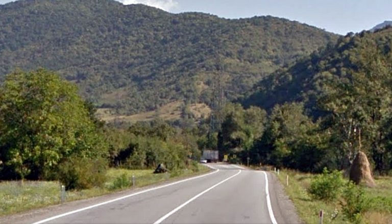 Moartea vine aproape de miezul nopții. Mașina s-a răsturnat de mai multe ori