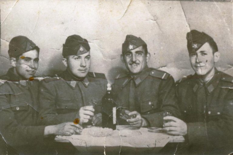 Imagine nemaivăzută cu marele actor Jean Constantin, în armată, în Banat…