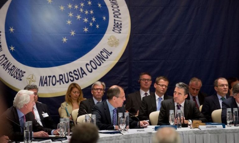 Rusia vrea consultări cu NATO pe tema situaţiei politice şi militare din Europa