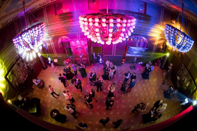 Scandalul de la Muzeul de Artă, tranşat în plenul Consiliului Judeţean Timiş