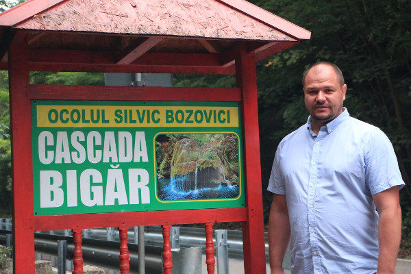 Primarul de la Bozovici ia taurul de coarne în privința Cascadei Bigăr! El spune lucrurilor pe nume…