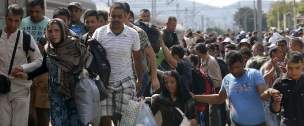 Exodul imigranţilor în Europa e unul comandat! Este părerea unui reputat medic sirian stabilit în România