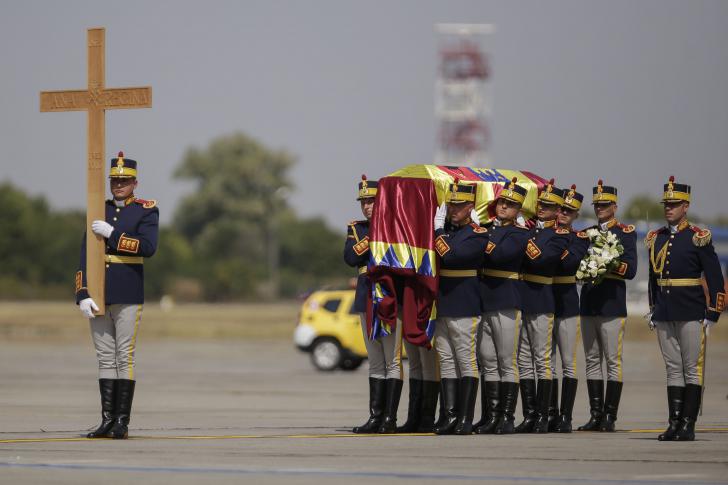 Trupul Reginei Ana a fost adus în țară