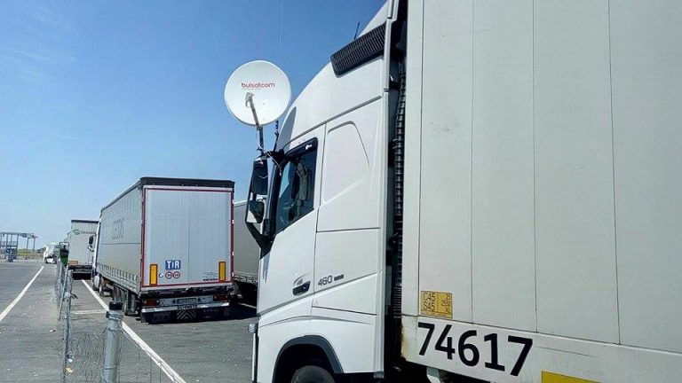 Două ore pentru ca un TIR să treacă în Ungaria, pe la Nădlac II