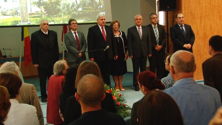 Viitori medici au pășit astăzi pentru prima dată în Universitatea de Medicină și Farmacie din Timișoara. Festivitatea a adus și un act artistic-VIDEO