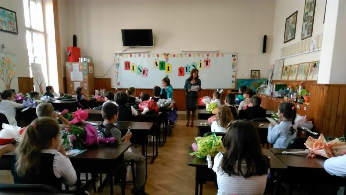 deschiderea-noului-an-scolar-2016-scoala-gimnaziala-12-34