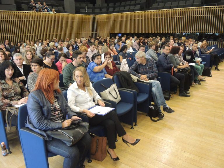 Cheltuirea banilor publici: autorităţile locale trebuie să înveţe cum se fac achiziţiile!