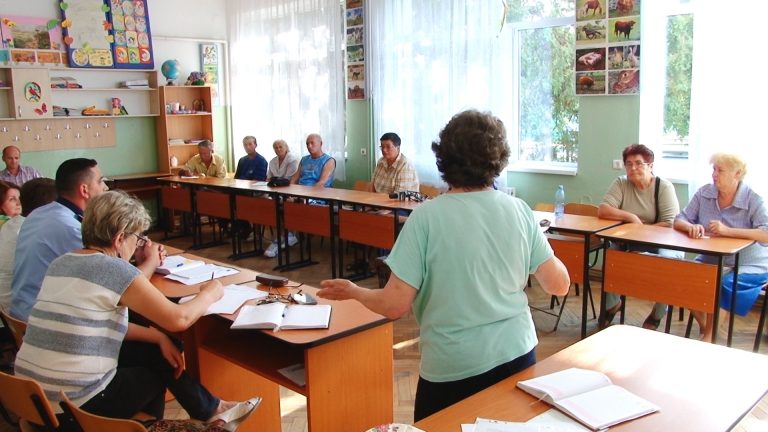 Timișorenii din zona Fratelia-Steaua, asaltați de gunoaie la tot pasul. VIDEO