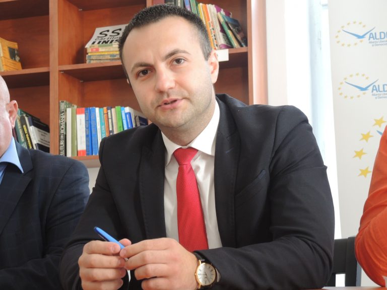Deputat ALDE, Marian Cucșa, crede că locul Cosânzenei este în basme, nu în politică