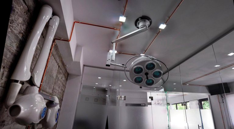 Noaptea, de sărbători sau în week-end, la Reșița ajută doar rugăciunile. Farmacii și stomatologi nu găsești