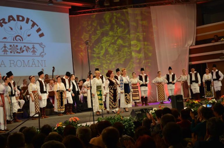 Festivalul Naţional de Folclor “Tradiţii la români” – ediţia a III –a 2016