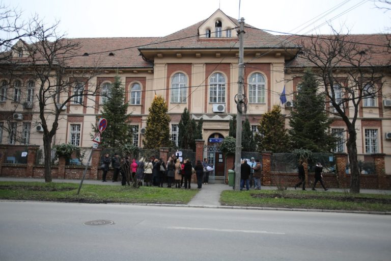 Directorii de şcoli din Timiş se pot pregăti de concurs. Ministrul educaţiei vrea manageri profesionişti acum, nu înregimentaţi politic, la vară