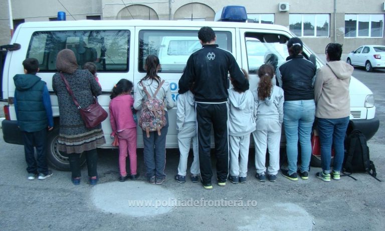 Alt grup de migranți prins la graniță. Acum irakieni și sirieni, veniți și cu 5 copii!