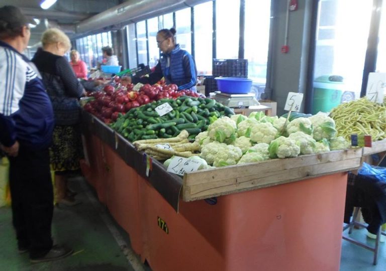 Curăţenie în pieţele din Timişoara! Primăria vrea să interzică produsele de import