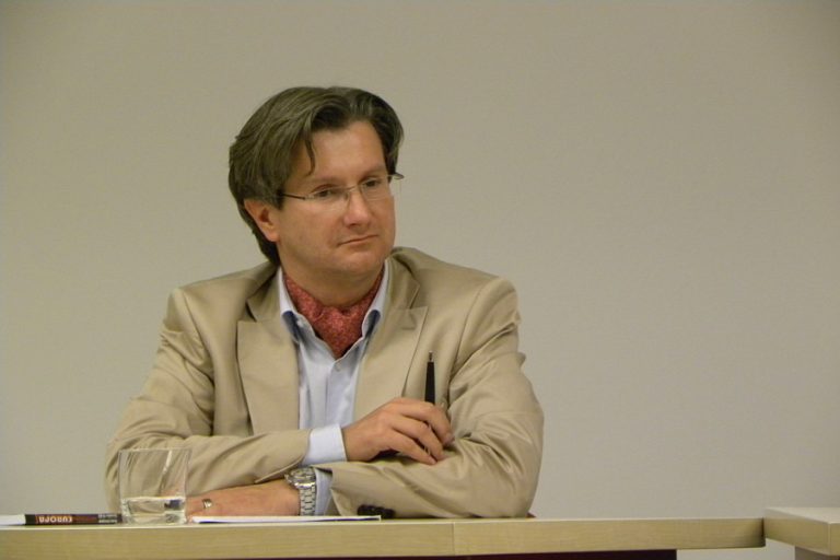 Profesorul Radu Golban acuză că este cenzurat pentru delict de opinie în orașul toleranței
