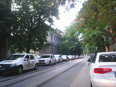 Începutul de an şcolar aduce aglomeraţie în trafic. Se fac zeci de minute în loc de doar câteva