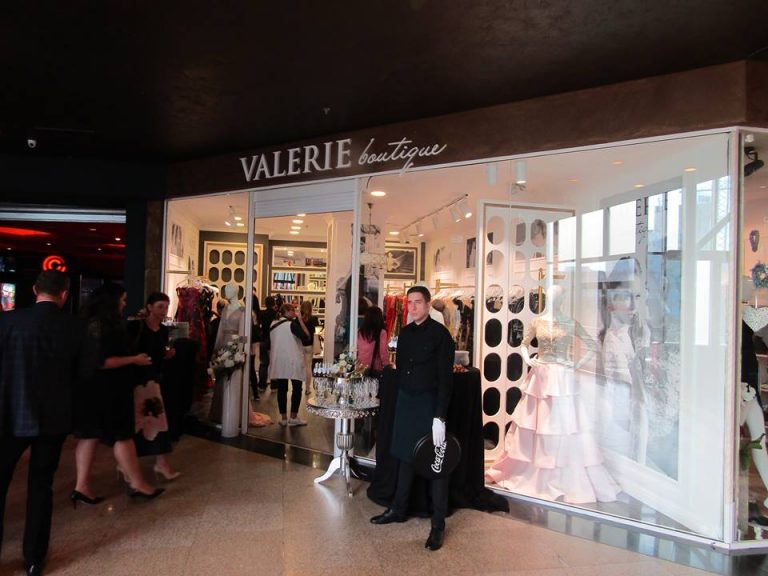 Valerie Boutique, magazinul rochiilor de seară, pune la dispoziția doamnelor și domnișoarelor branduri din întreaga lume