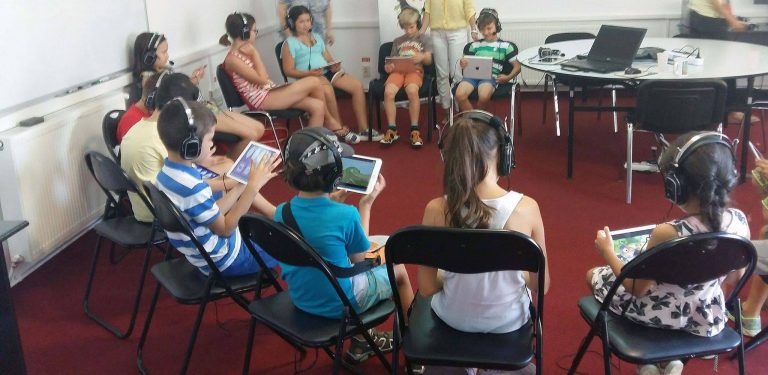 Institutul de Cercetare Waterford introduce o metodă inovatoare de studiere a limbii engleze într-o școală din Timișoara