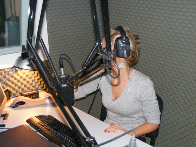 ÎN CURÂND, bănățenii vor asculta, DIN NOU, un îndrăgit post de radio național!