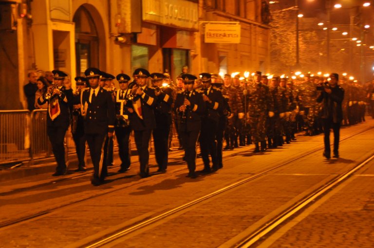 Tradiționalele torțe au luminat centrul orașului. FOTO-VIDEO